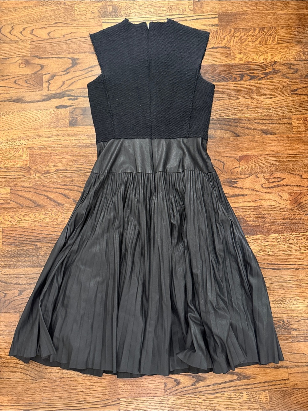 Rebecca Taylor Black V‑Neck Pleated Midi Dress - Picture 6 of 9